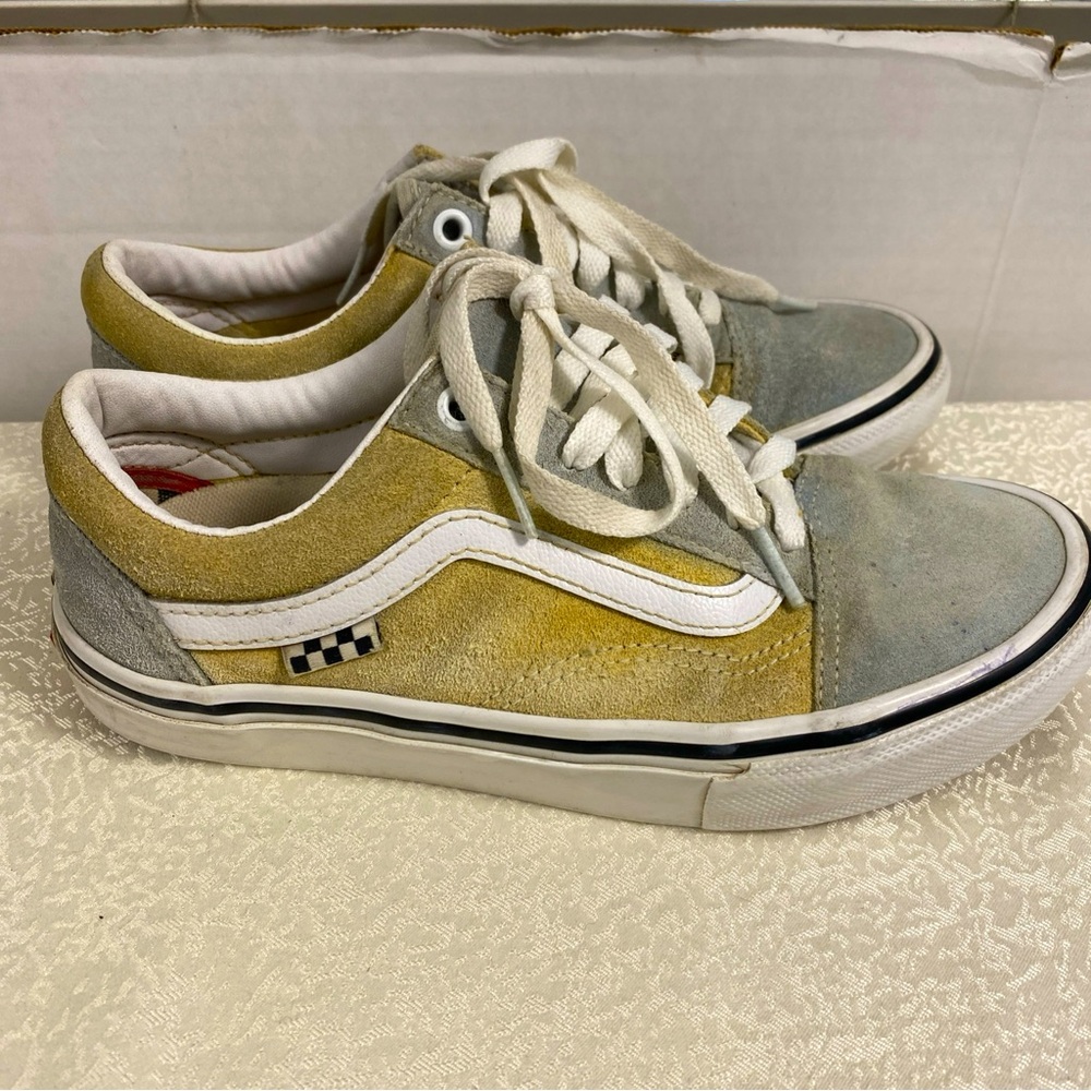 Vans Women’s Size 6.5 Sneakers Suede Lace Up Gray/Beige Man Size 5